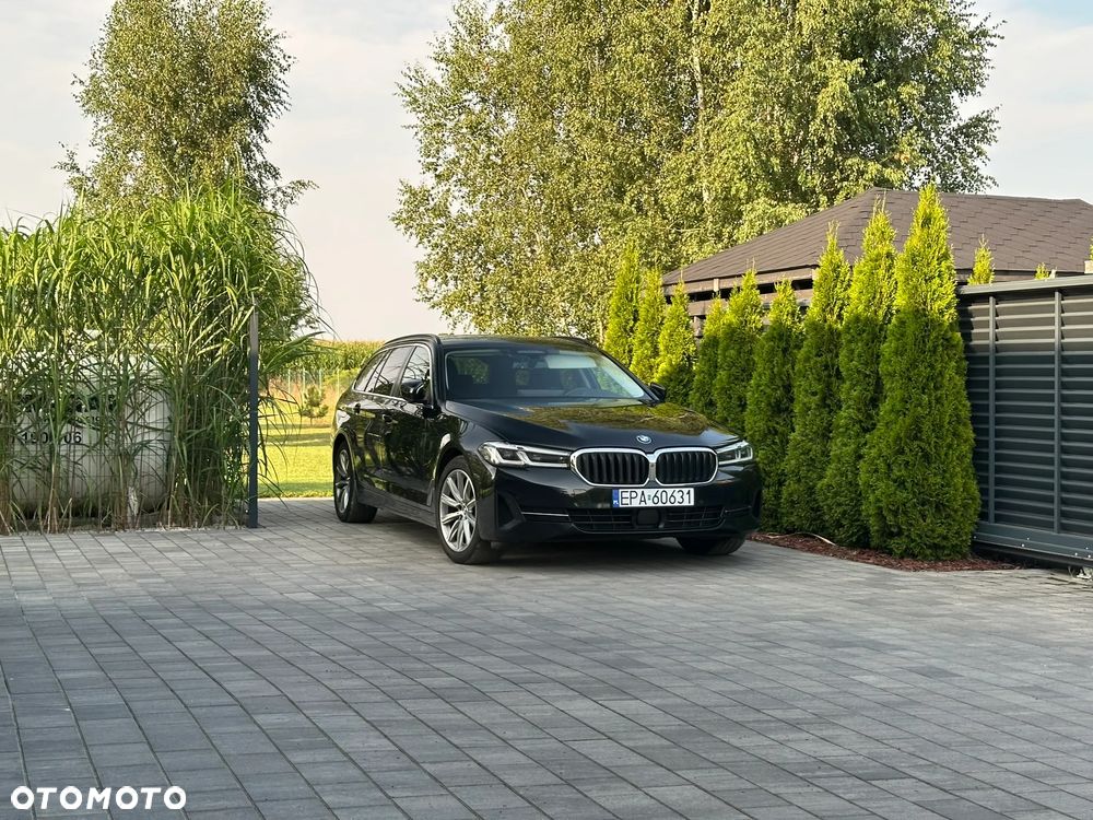 BMW Seria 5 520d xDrive mHEV - 6