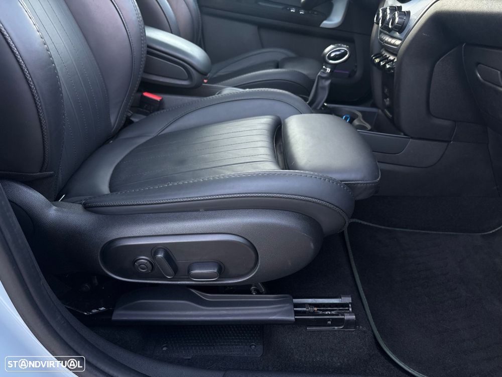MINI Countryman Cooper SE Premium P. Untamed Edition Auto - 24