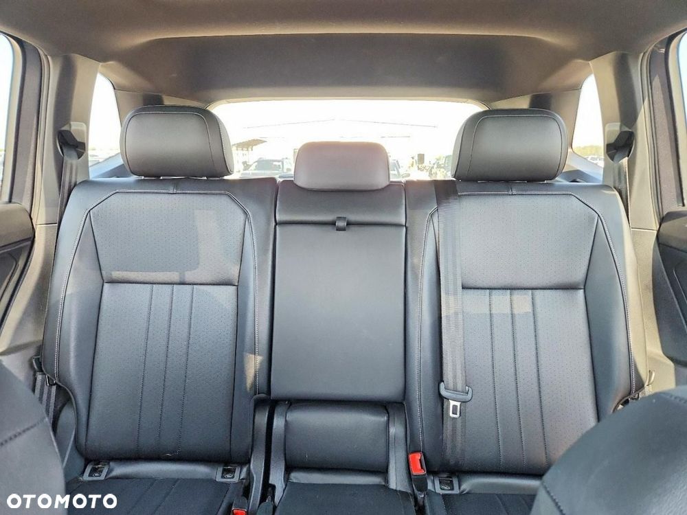 Volkswagen Tiguan - 9