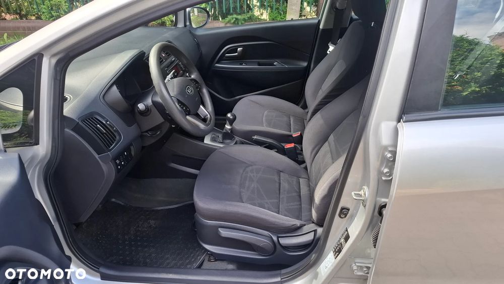 Kia Rio 1.2 Dream Team Edition - 12