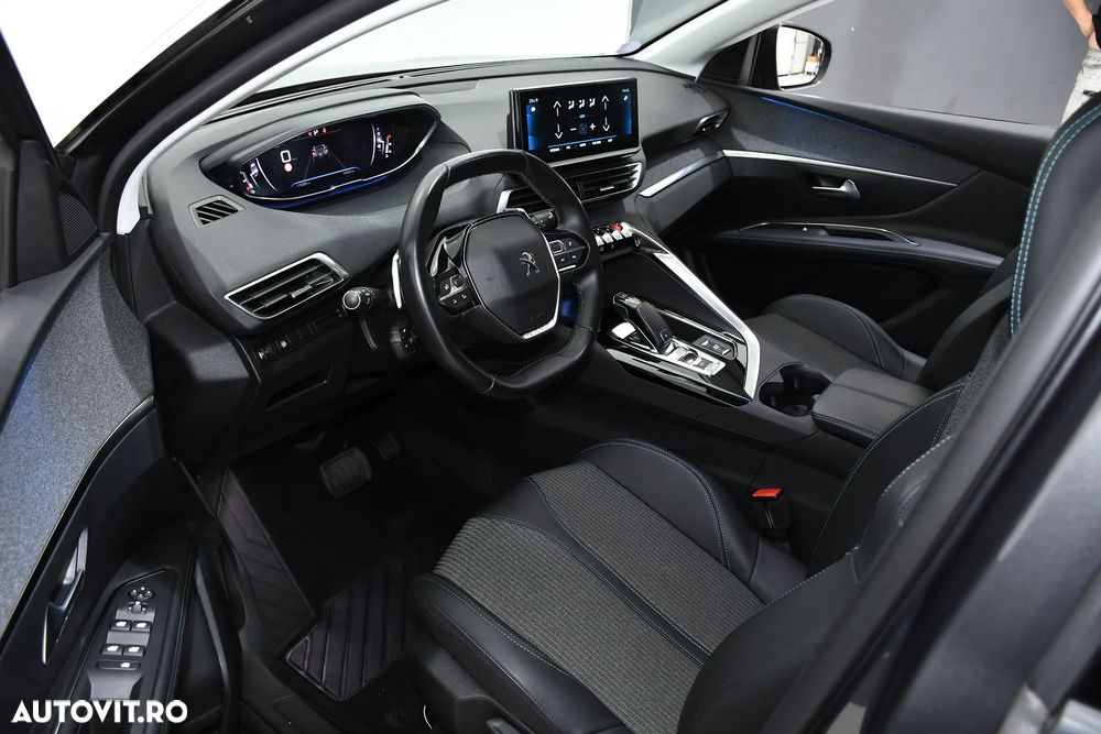 Peugeot 3008 1.2 PureTech S&S EAT8 Allure - 17