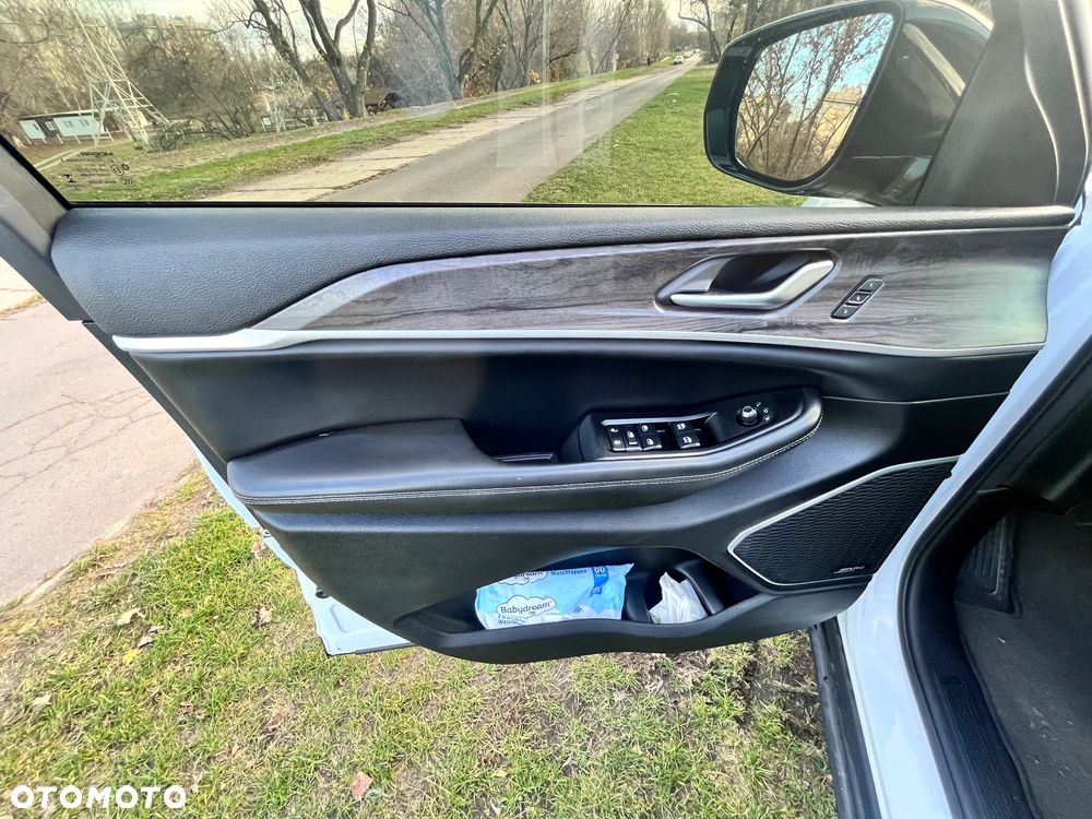 Jeep Grand Cherokee - 22