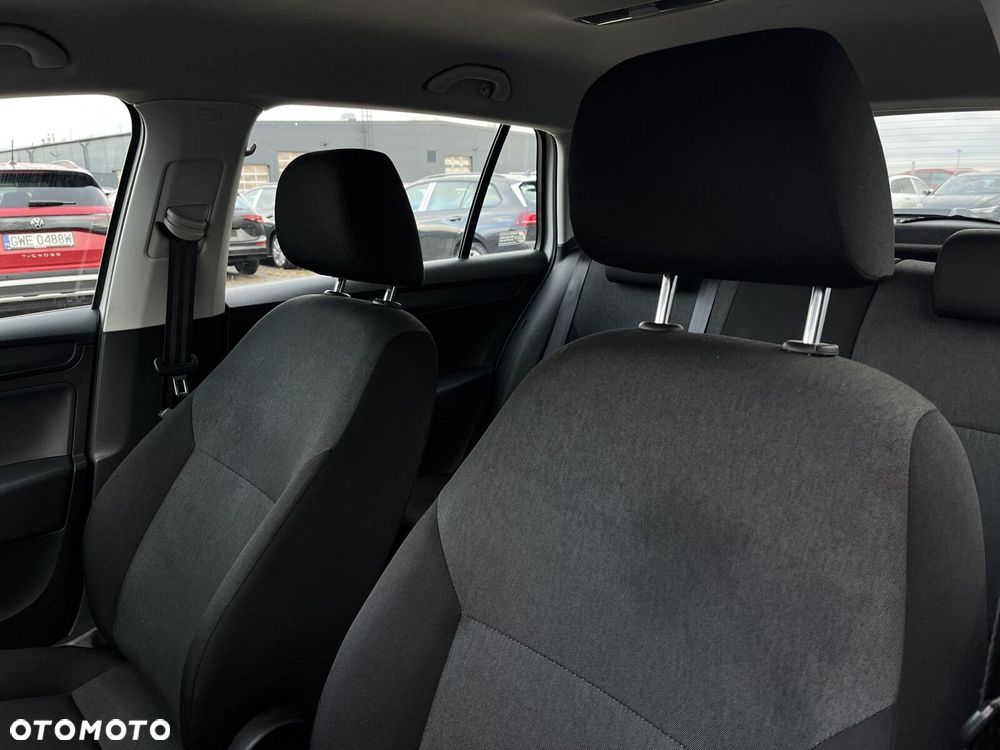 Skoda RAPID 1.0 TSI Active - 12