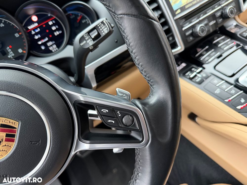 Porsche Cayenne Diesel Platinum Edition - 24