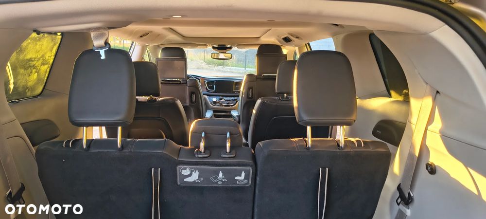 Chrysler Pacifica - 6