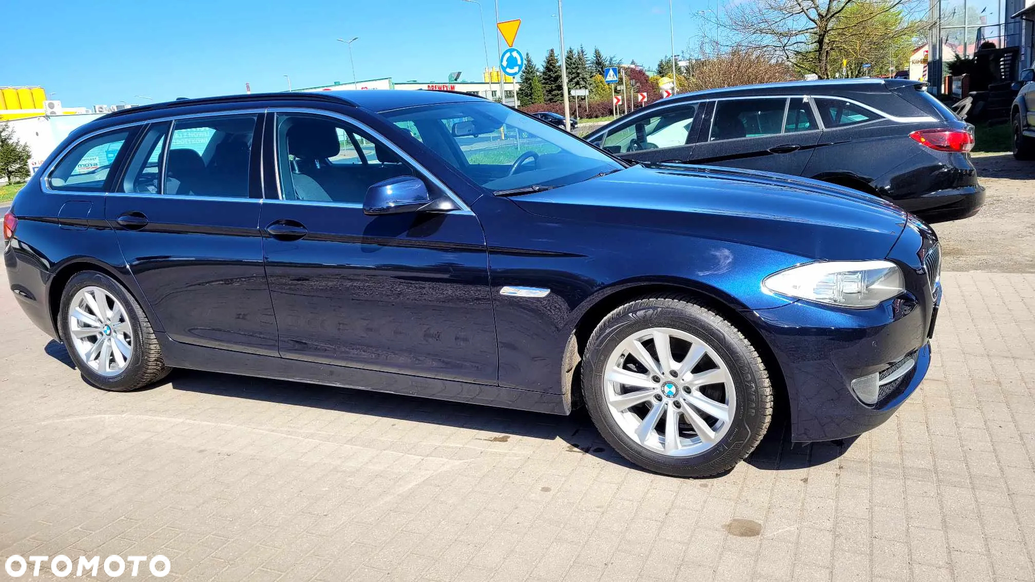 BMW Seria 5 520d Touring - 9