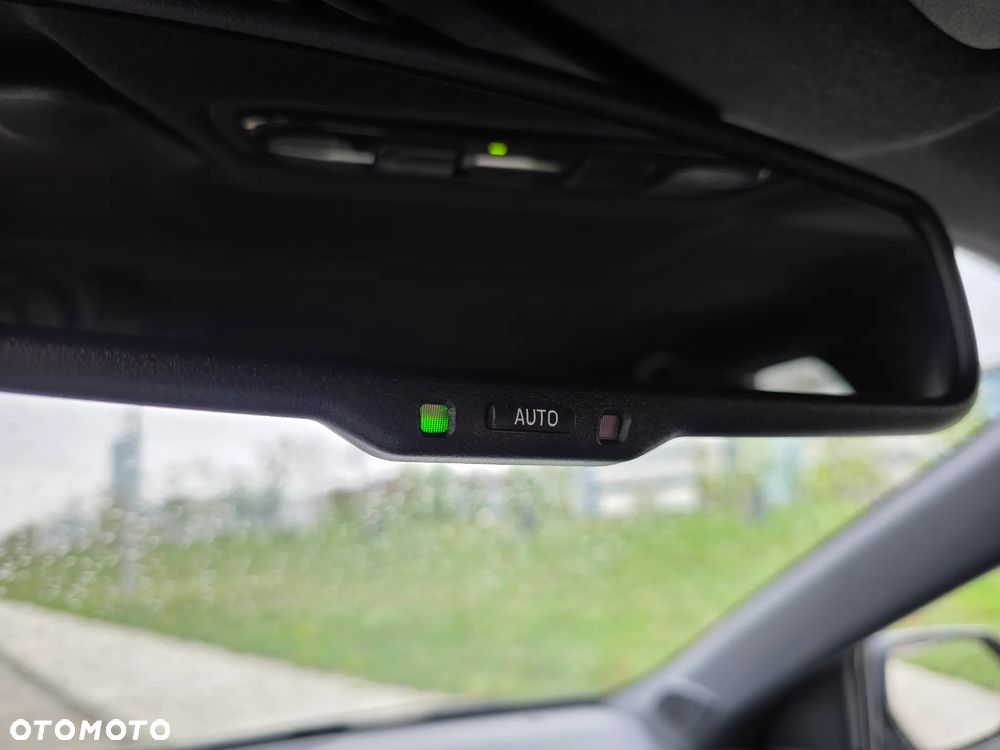 Toyota Yaris Hybrid 1.5 GR Sport - 26