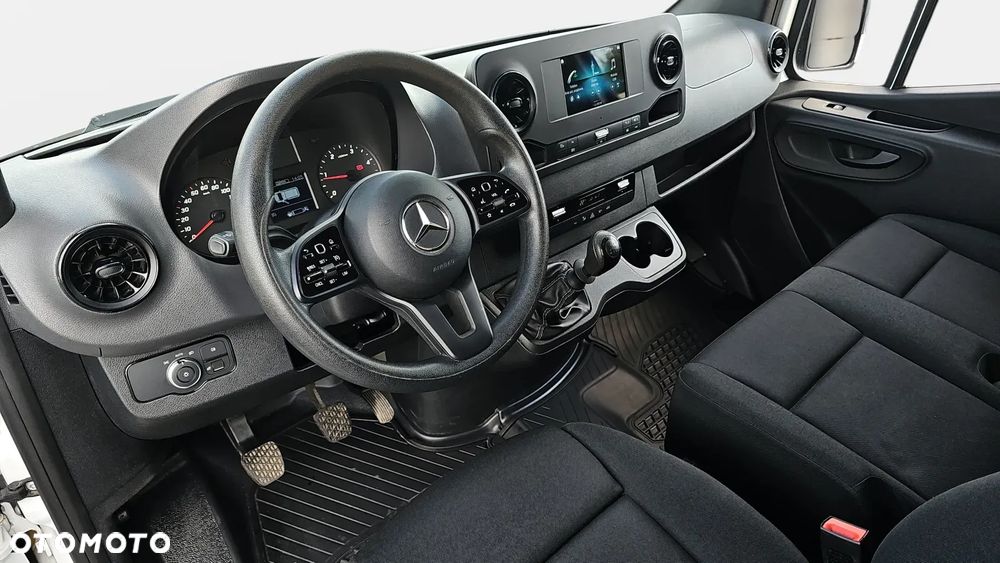 Mercedes-Benz Sprinter - 8
