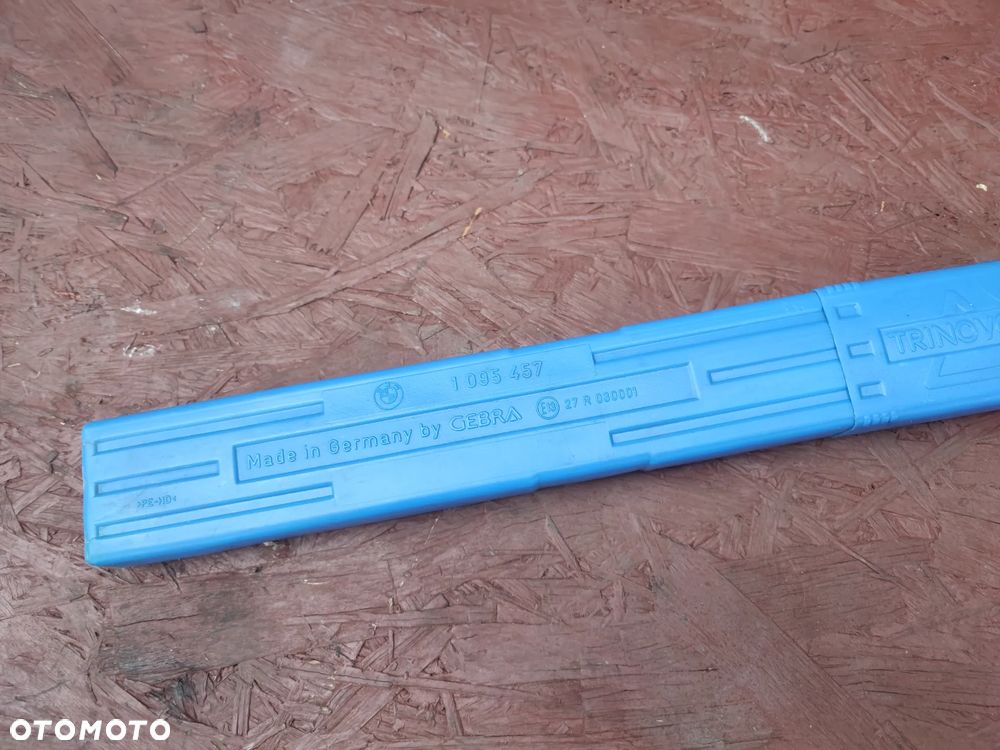 BMW E46 ORYGINALNY TRÓJKĄT OSTRZEGAWCZY + OSŁONA O NR. 1 095 457  OEM W BARDZO DOBRYM STANIE - 2