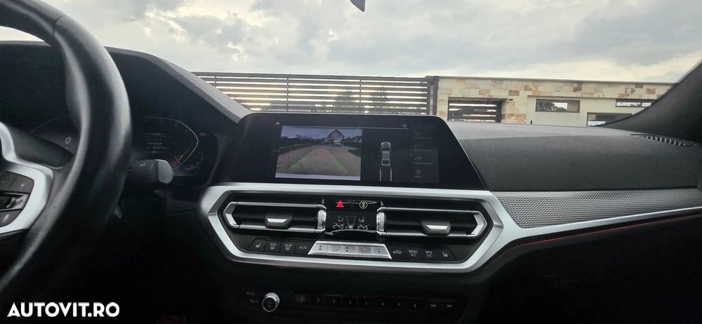 BMW Seria 3 320d xDrive Aut. M Sport - 31