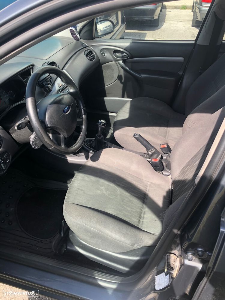 Ford Focus SW 1.6 Ghia - 4