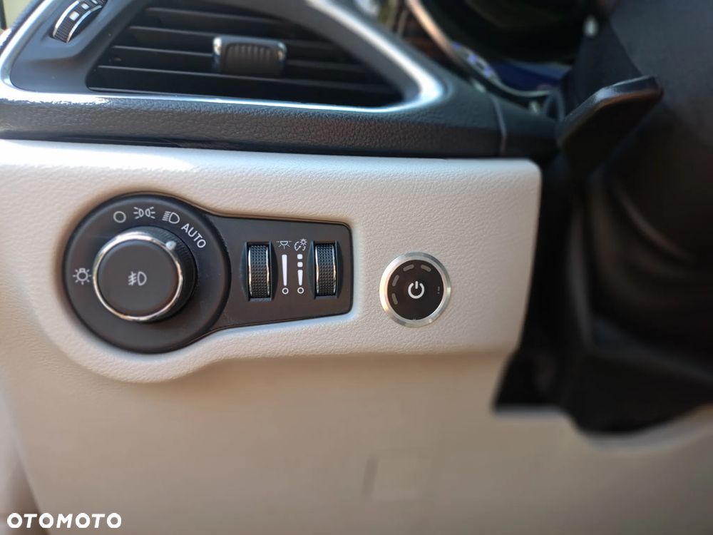 Chrysler Pacifica - 21