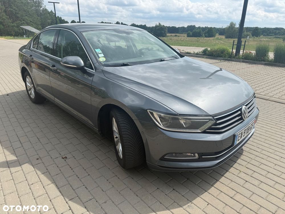 Volkswagen Passat 1.6 TDI SCR DSG Comfortline - 3