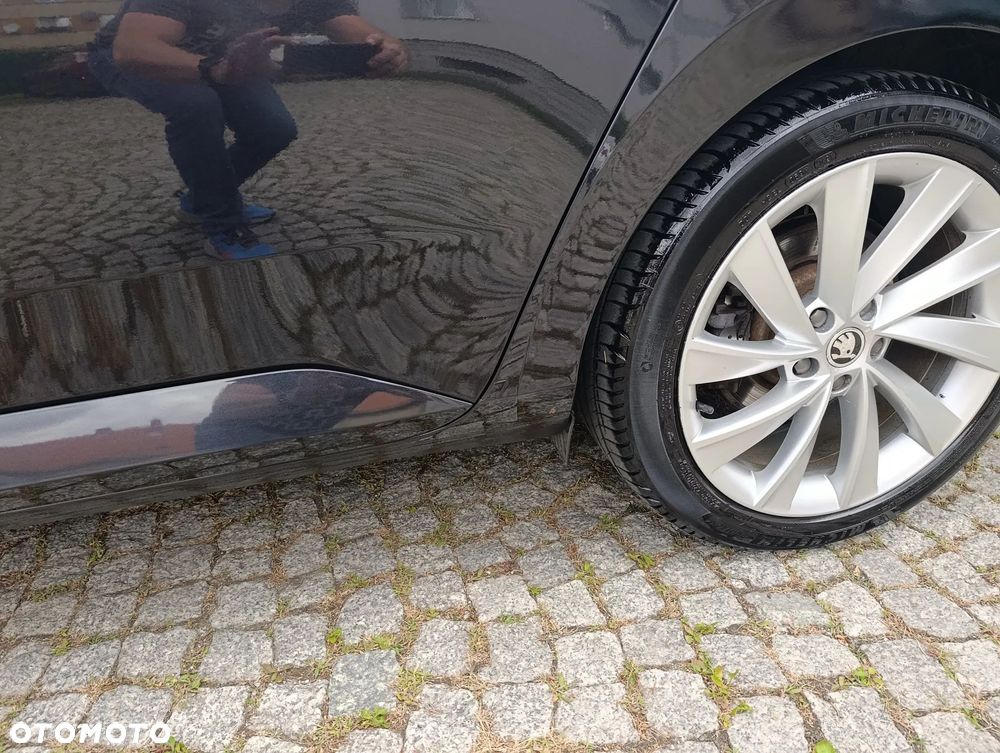 Skoda Superb 2.0 TDI 4x4 L&K DSG - 4