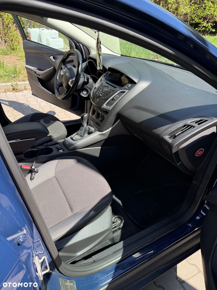 Ford Focus 1.6 Ambiente - 8
