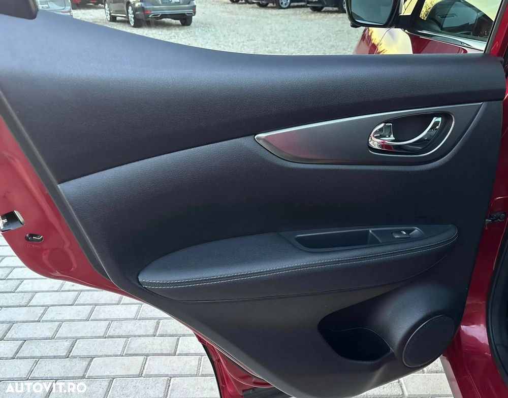 Nissan Qashqai 1.5 DCI Start/Stop Tekna - 24