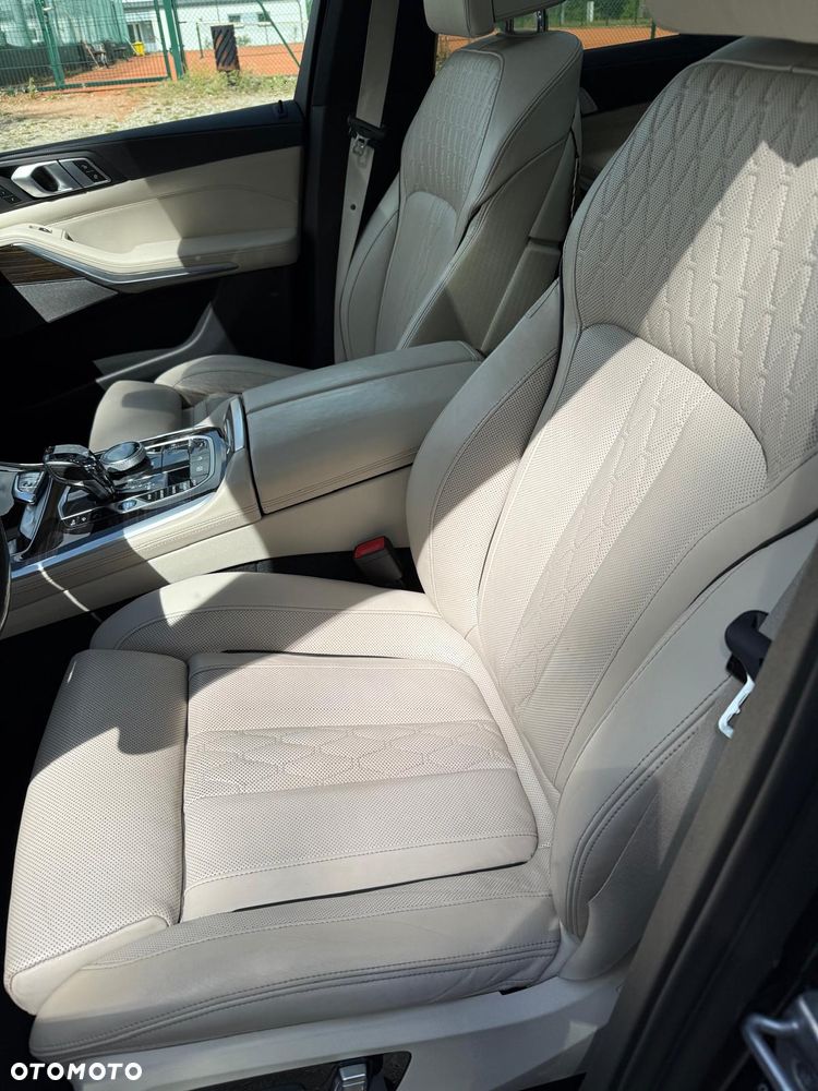 BMW X5 xDrive40d mHEV - 16