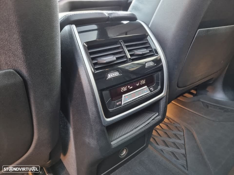 BMW X5 30 d xDrive Pack M - 33