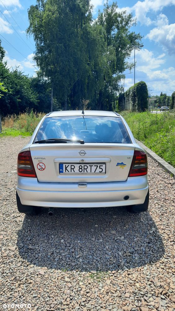 Opel Astra 1.6 - 4