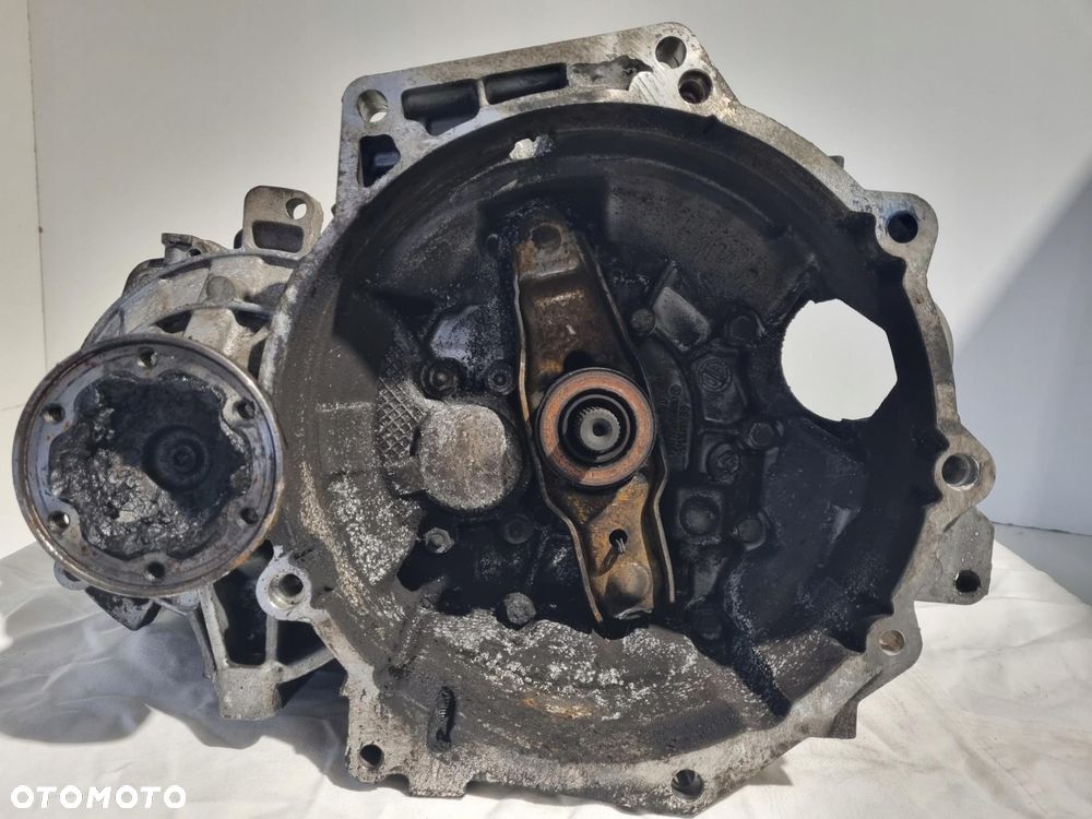 SKRZYNIA BIEGÓW VW Golf V Audi A3 II 8P 1.9 TDI manualna MANUAL GQQ - 3