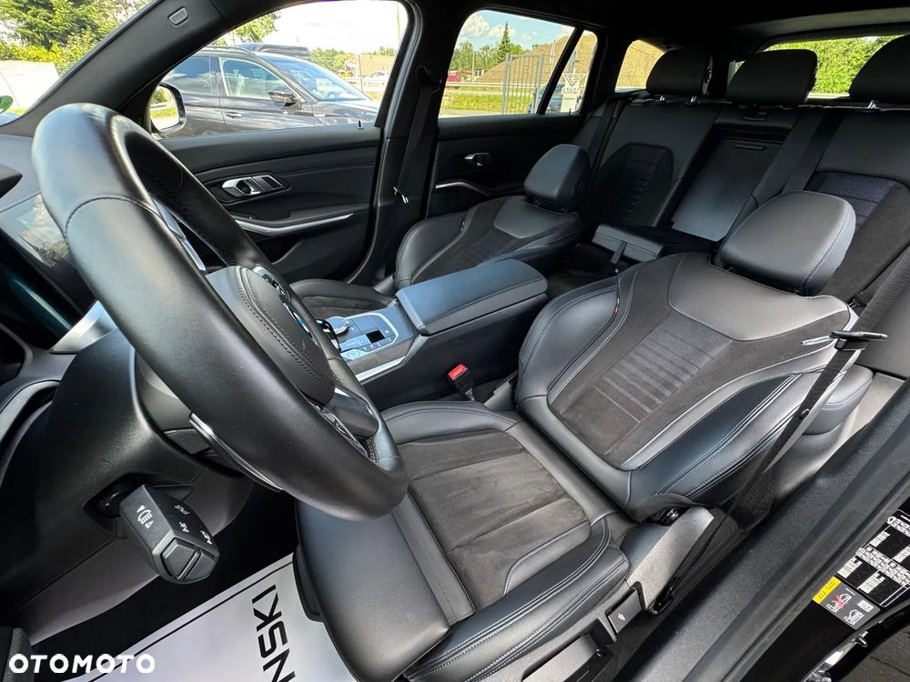 BMW Seria 3 330e xDrive M Sport sport - 16