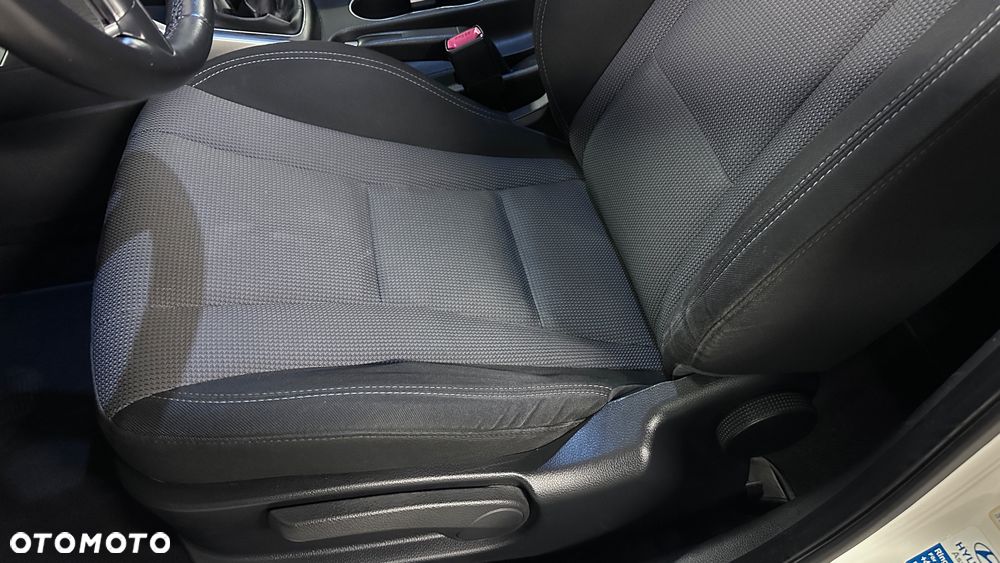 Hyundai i30 blue 1.6 CRDi YES Gold - 9