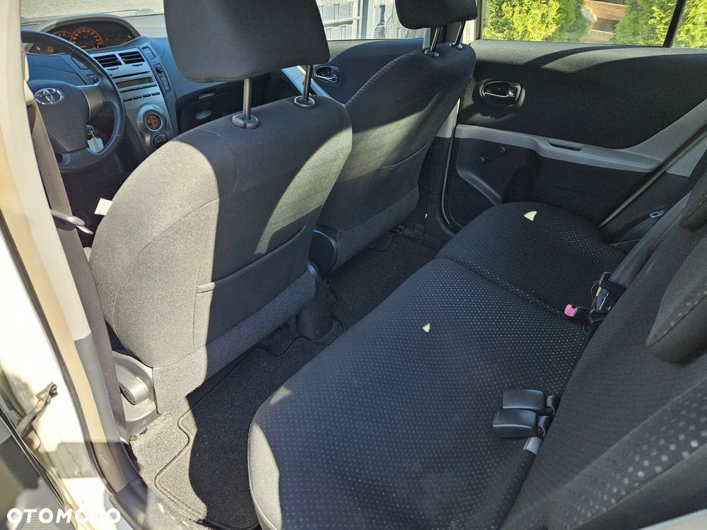 Toyota Yaris 1.4 D-4D Executive - 8