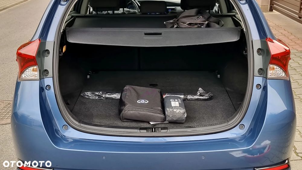 Toyota Auris 1.6 Premium MS - 36