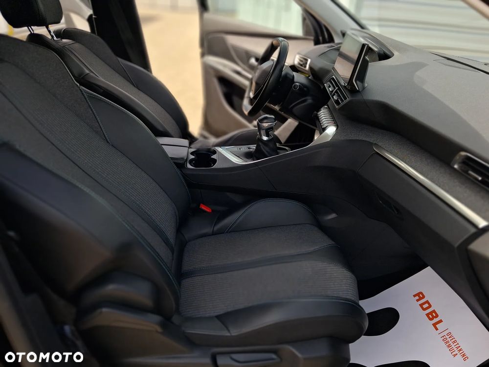 Peugeot 5008 - 30
