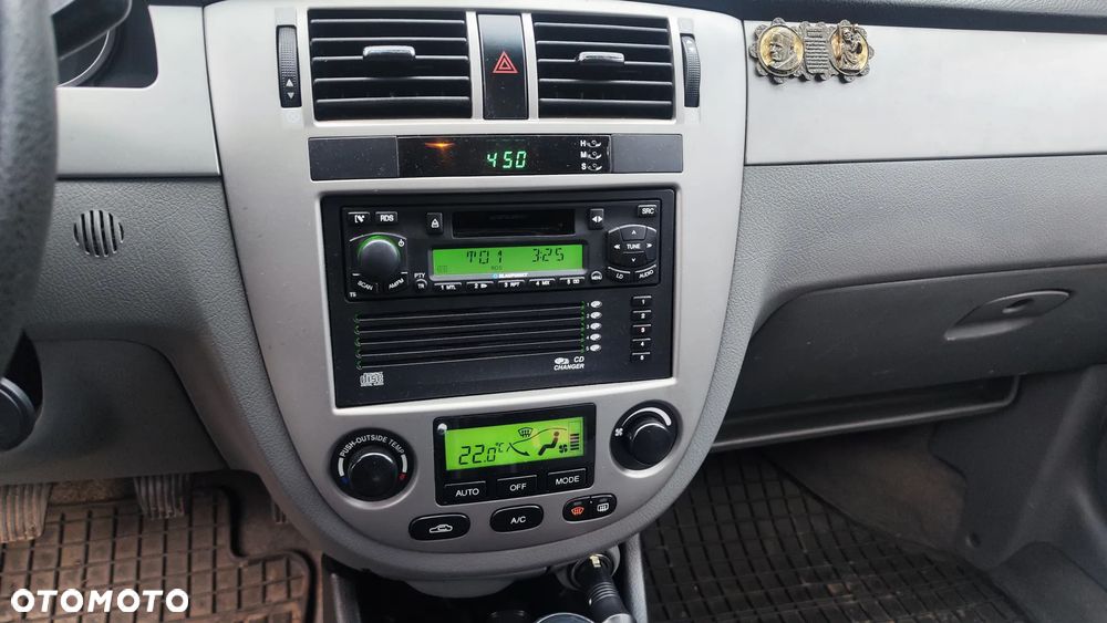 Chevrolet Nubira - 12