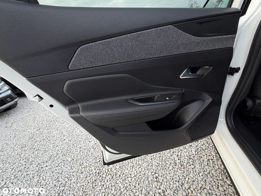 Peugeot 408 PureTech 130 EAT8 Allure - 31