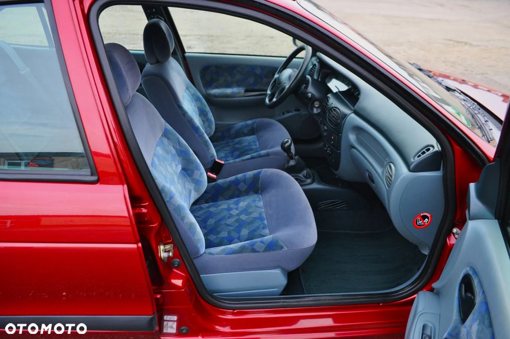 Renault Megane 1.6 RN - 22