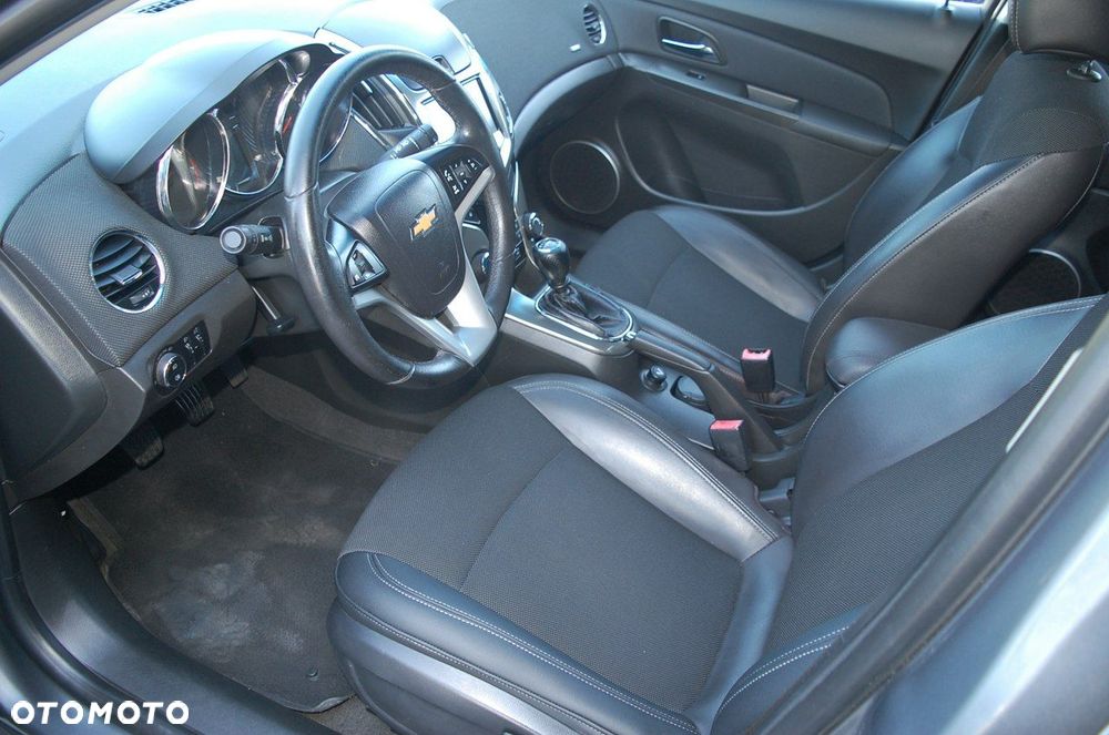 Chevrolet Cruze - 23