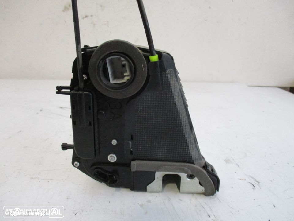 Fechadura / trinco de porta trás direito Toyota Yaris 2006 a 2012 - 2