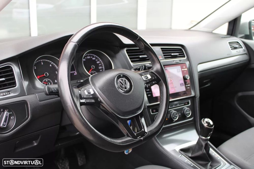 VW Golf 1.6 TDI Confortline - 20