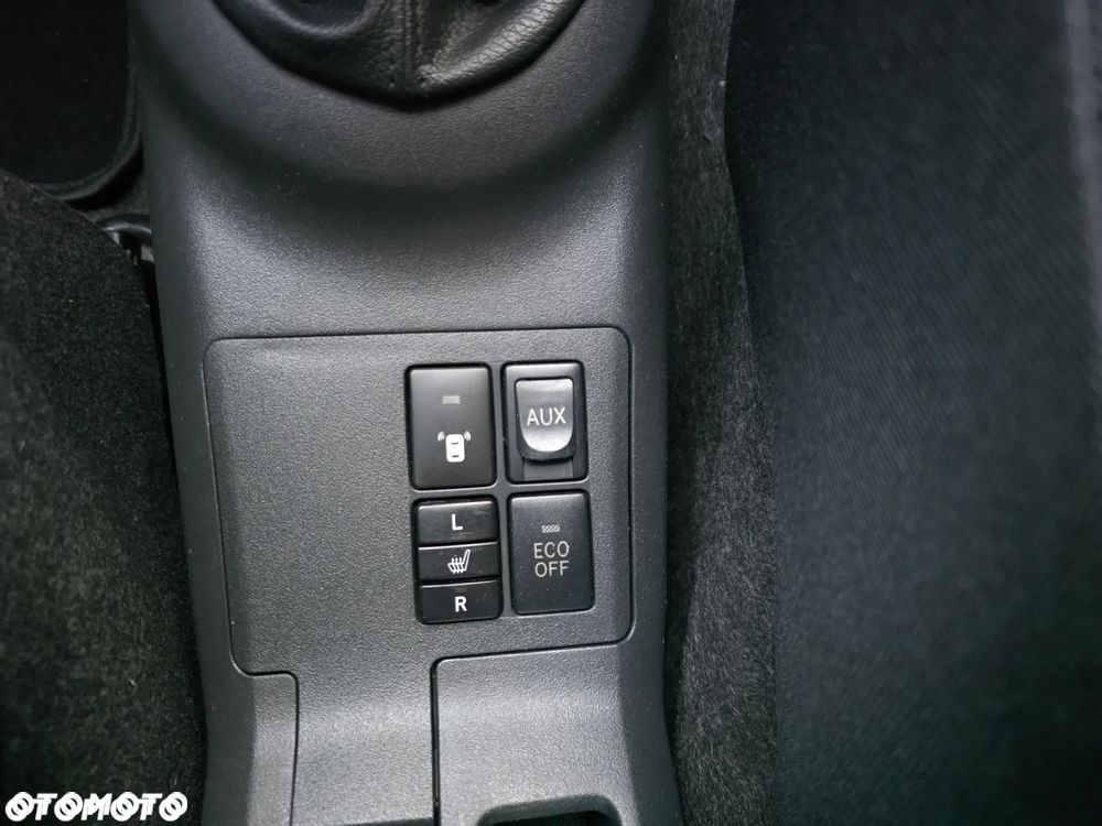 Toyota Yaris - 36