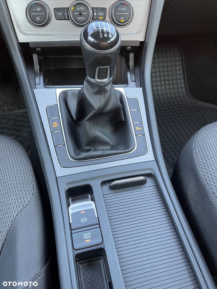 Volkswagen Golf 1.4 TSI BMT Highline - 36