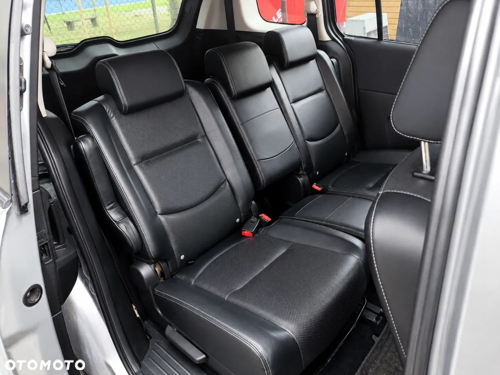 Mazda 5 - 6