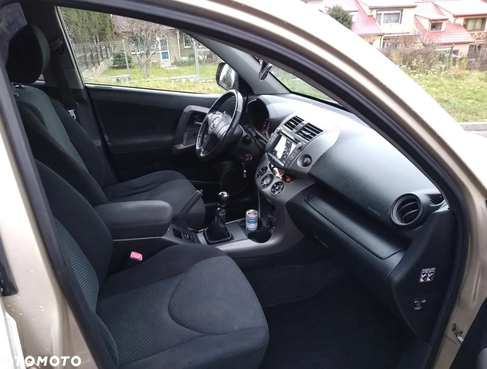 Toyota RAV4 - 6