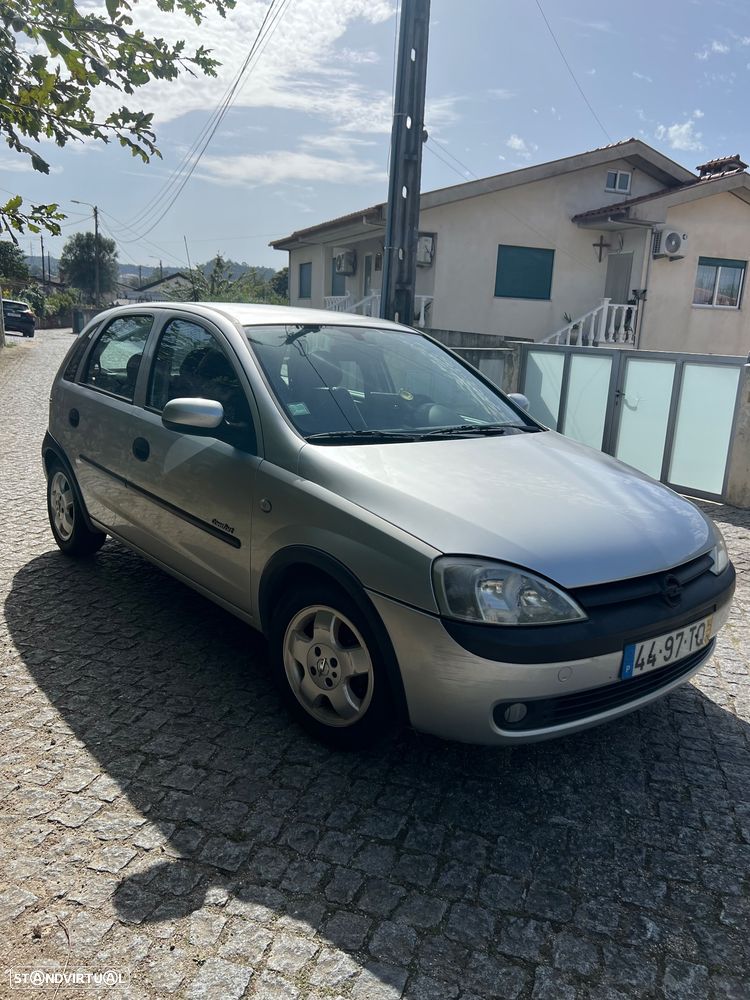 Opel Corsa 1.2 16V Confort - 3