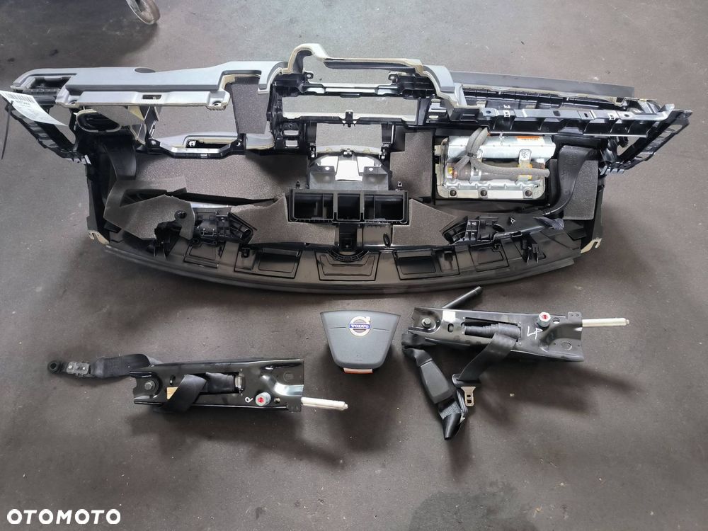 DESKA KOKPIT VOLVO V70 III LIFT - 9