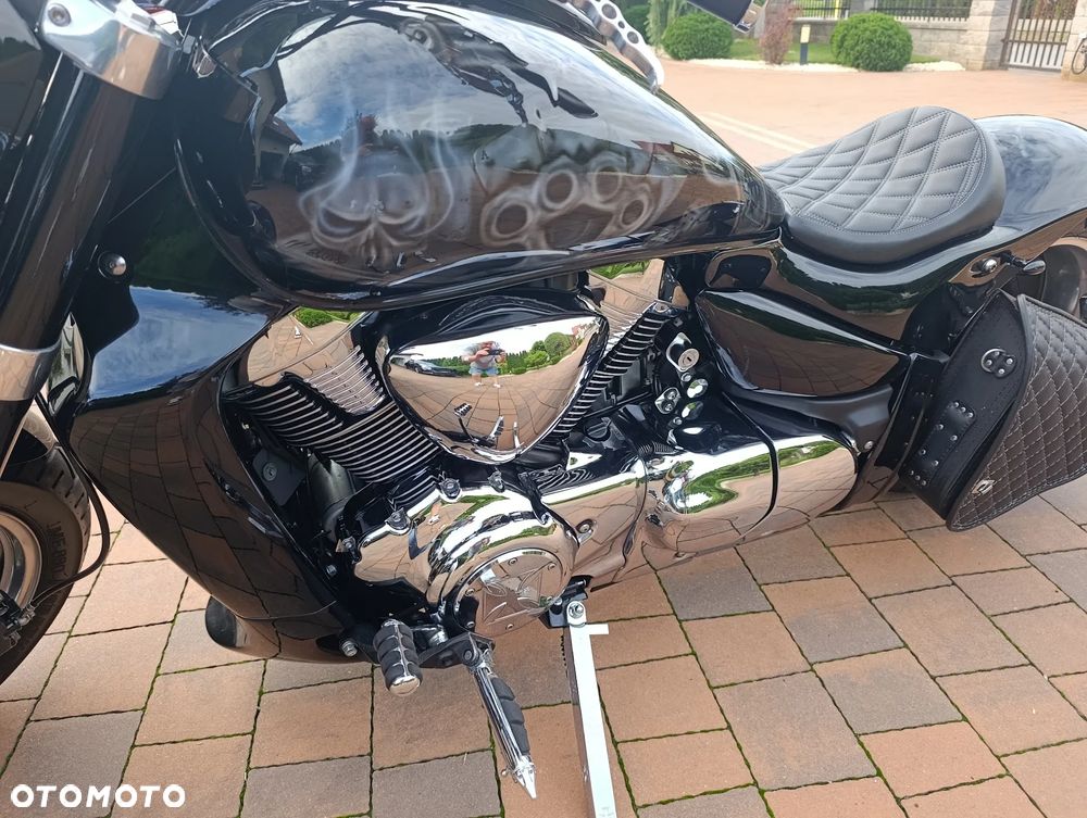 Suzuki Intruder - 10