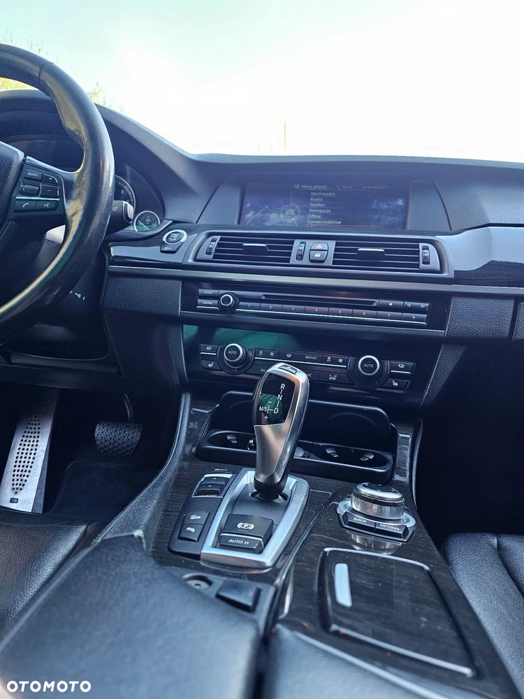 BMW Seria 5 535i xDrive - 29