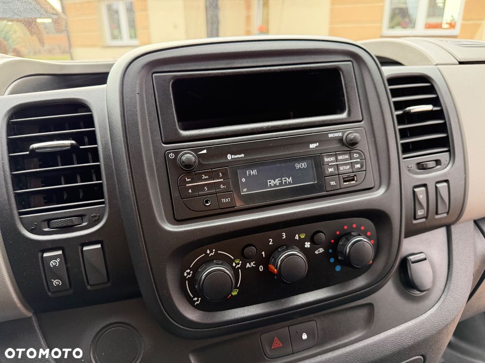 Renault Trafic - 25