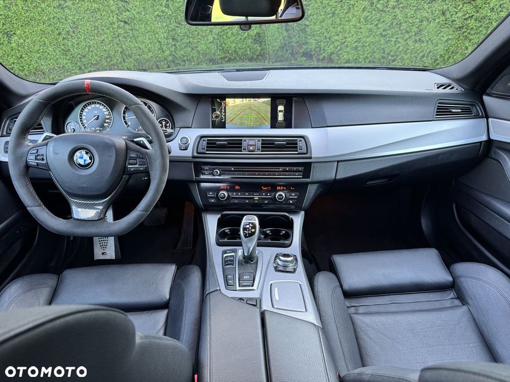 BMW Seria 5 M550d xDrive - 33