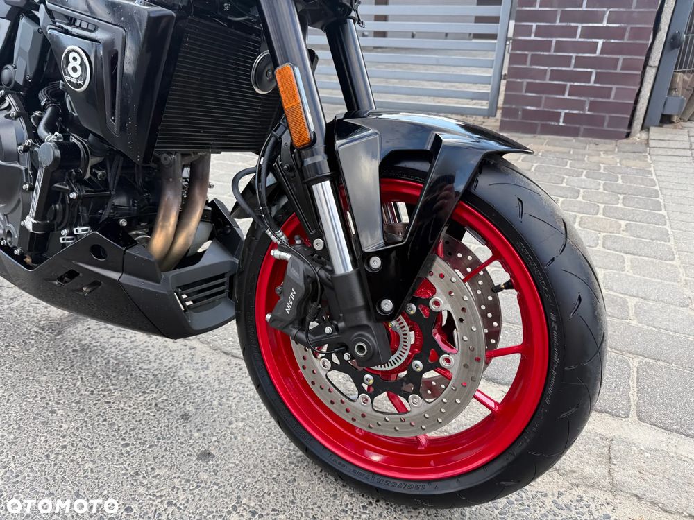 Suzuki GSX - 25