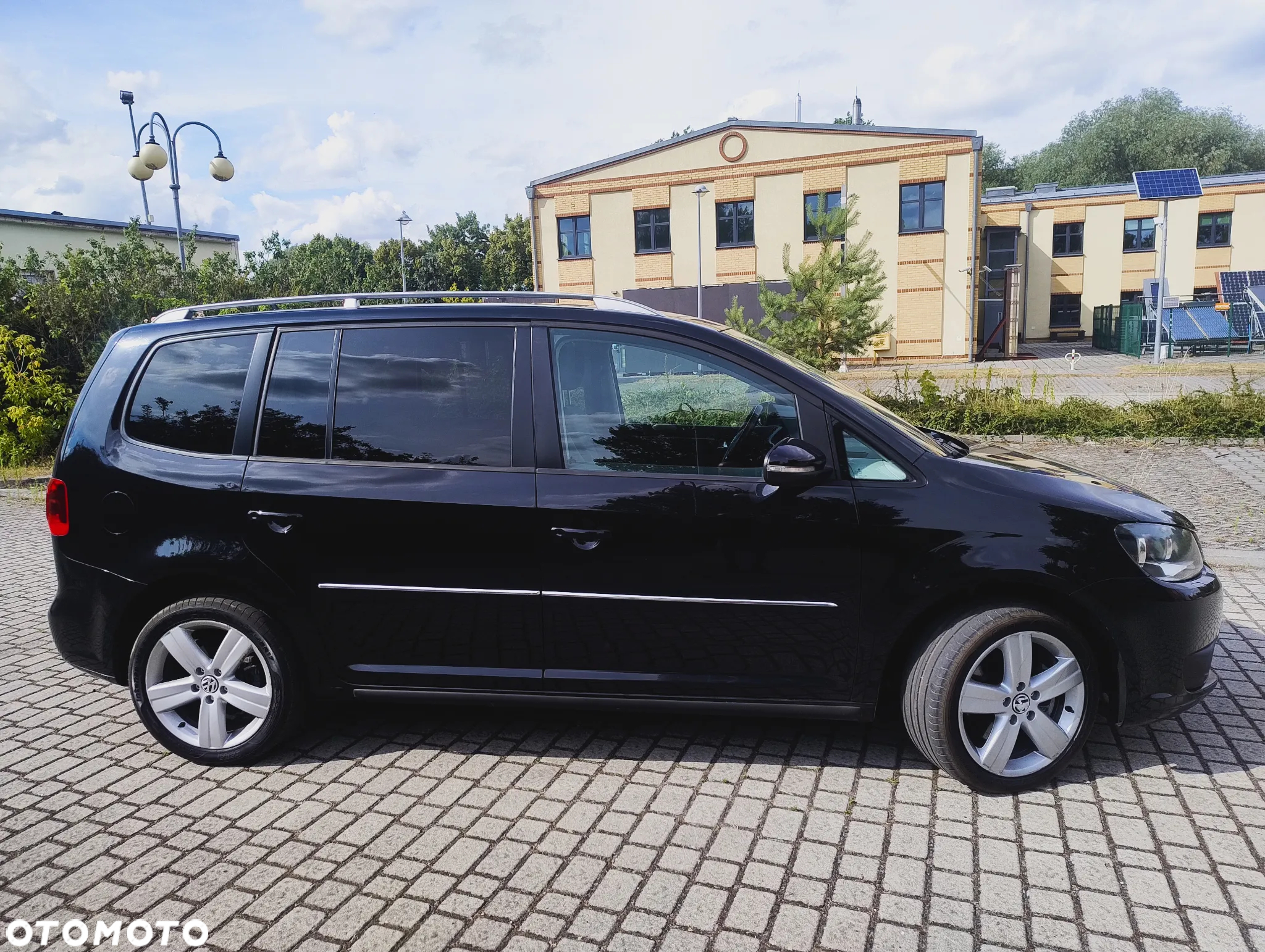 Volkswagen Touran 2.0 TDI DPF DSG Highline - 2