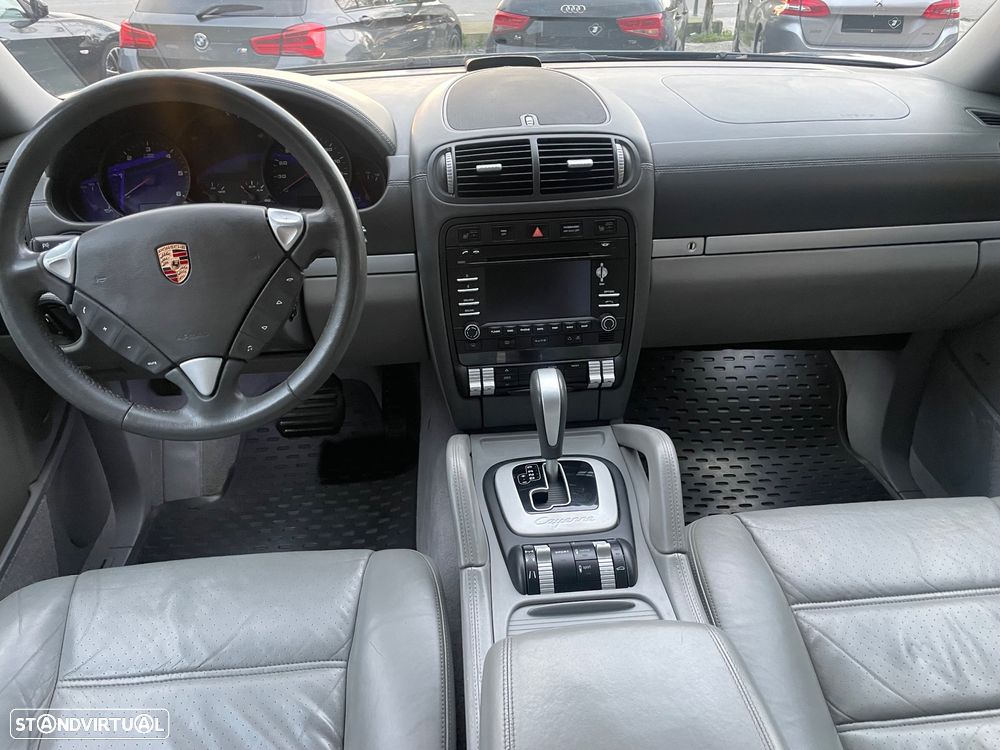 Porsche Cayenne Tiptronic S - 9