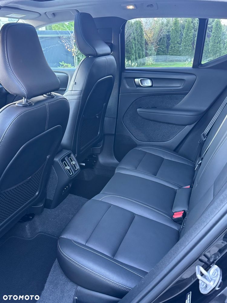 Volvo XC 40 B5 B AWD Ultimate Dark - 18