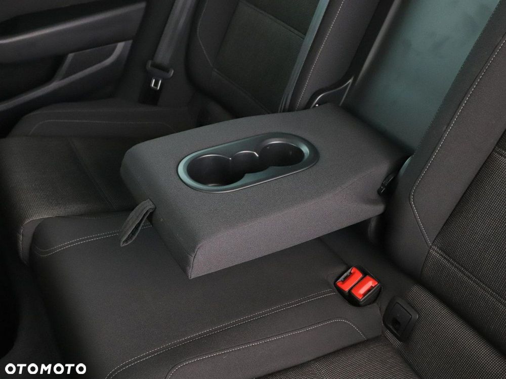 Volkswagen Passat - 35